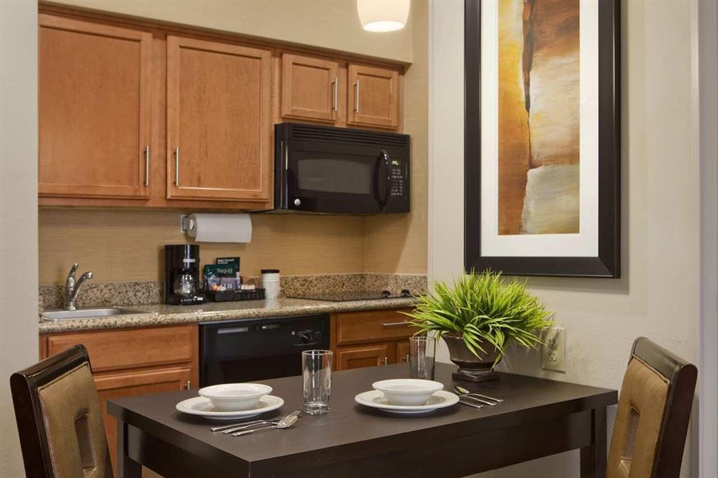 Homewood Suites By Hilton Cedar Rapids-North Bilik gambar